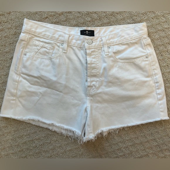 7 for All Mankind Monroe Cutoff shorts - Picture 4 of 7